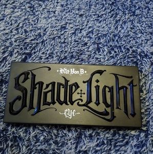 Kat Von D shade light glimmer eye contour pallete
